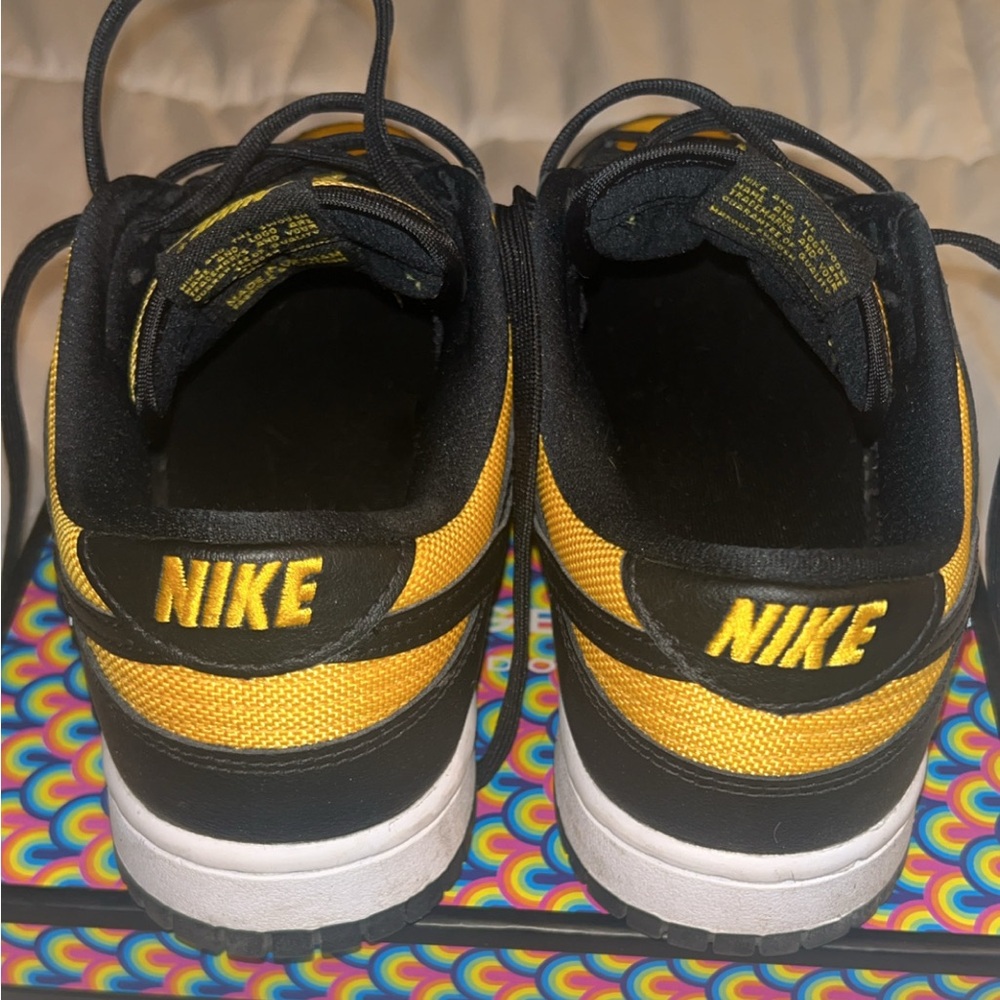 Mens Nike Dunks - Picture 3 of 4